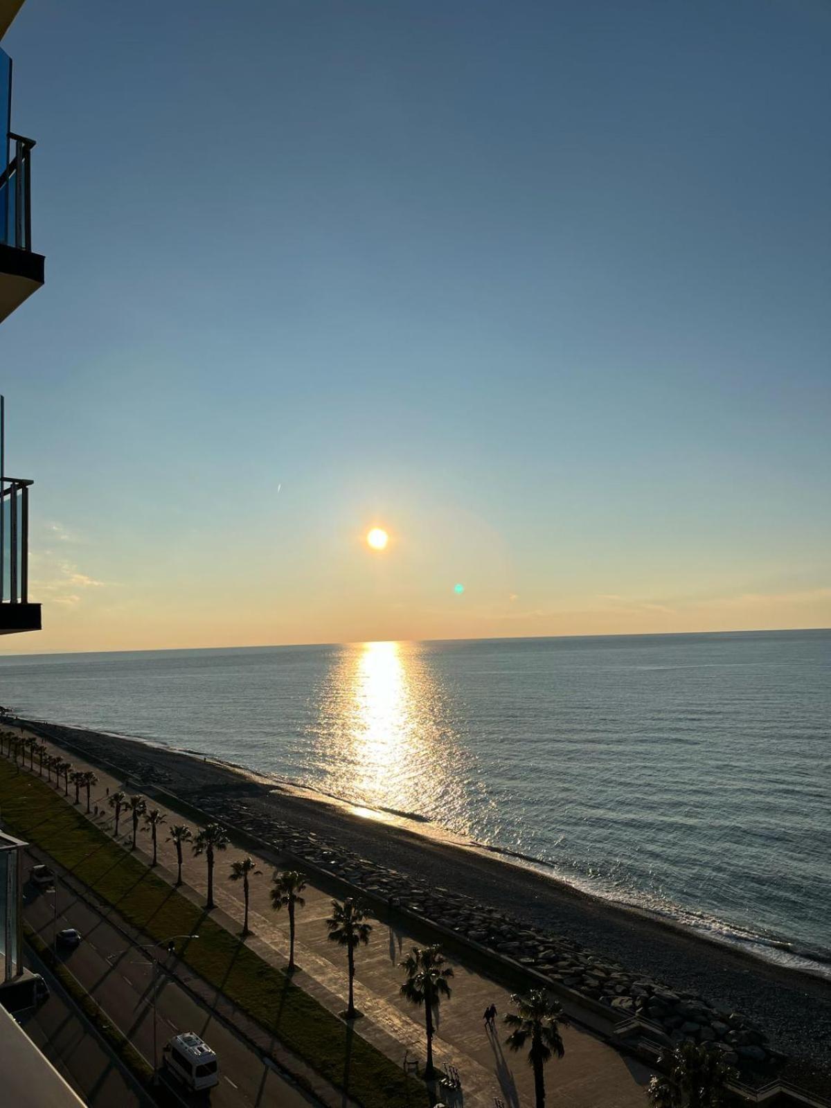 Appartement Sea à Batoumi Extérieur photo