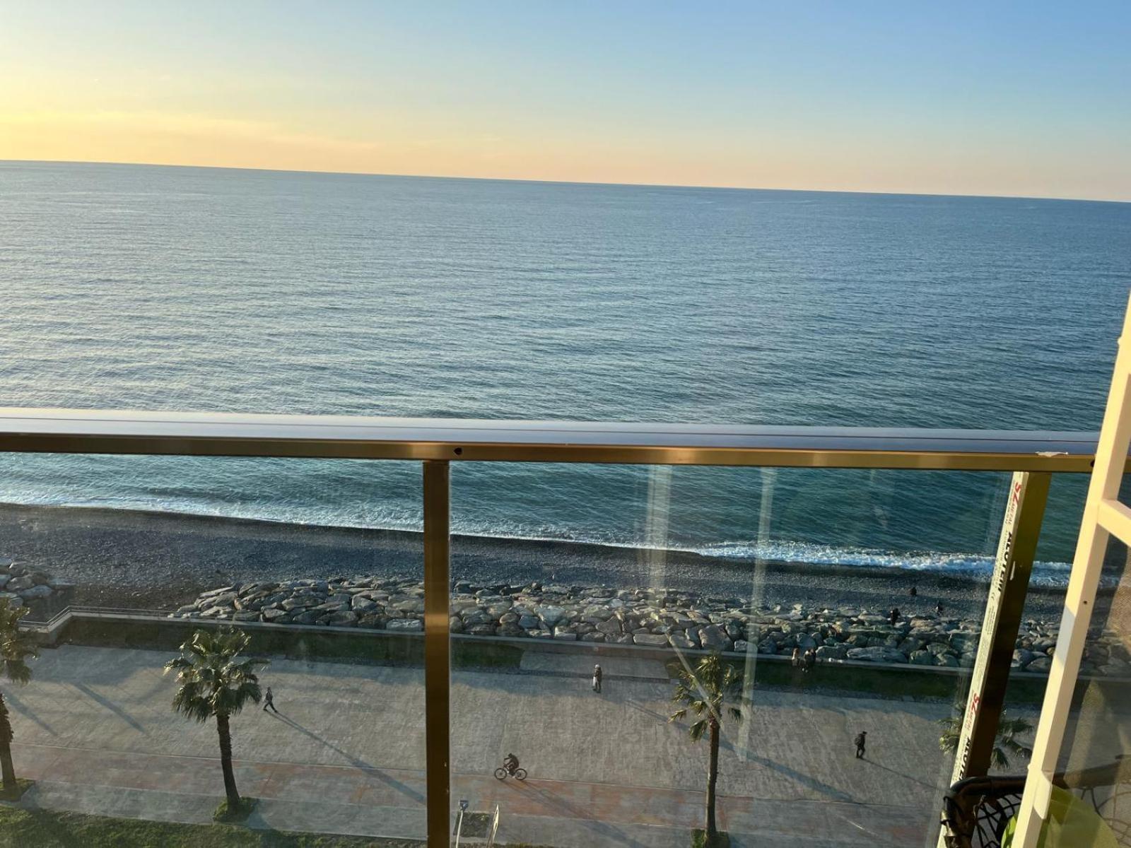 Appartement Sea à Batoumi Extérieur photo